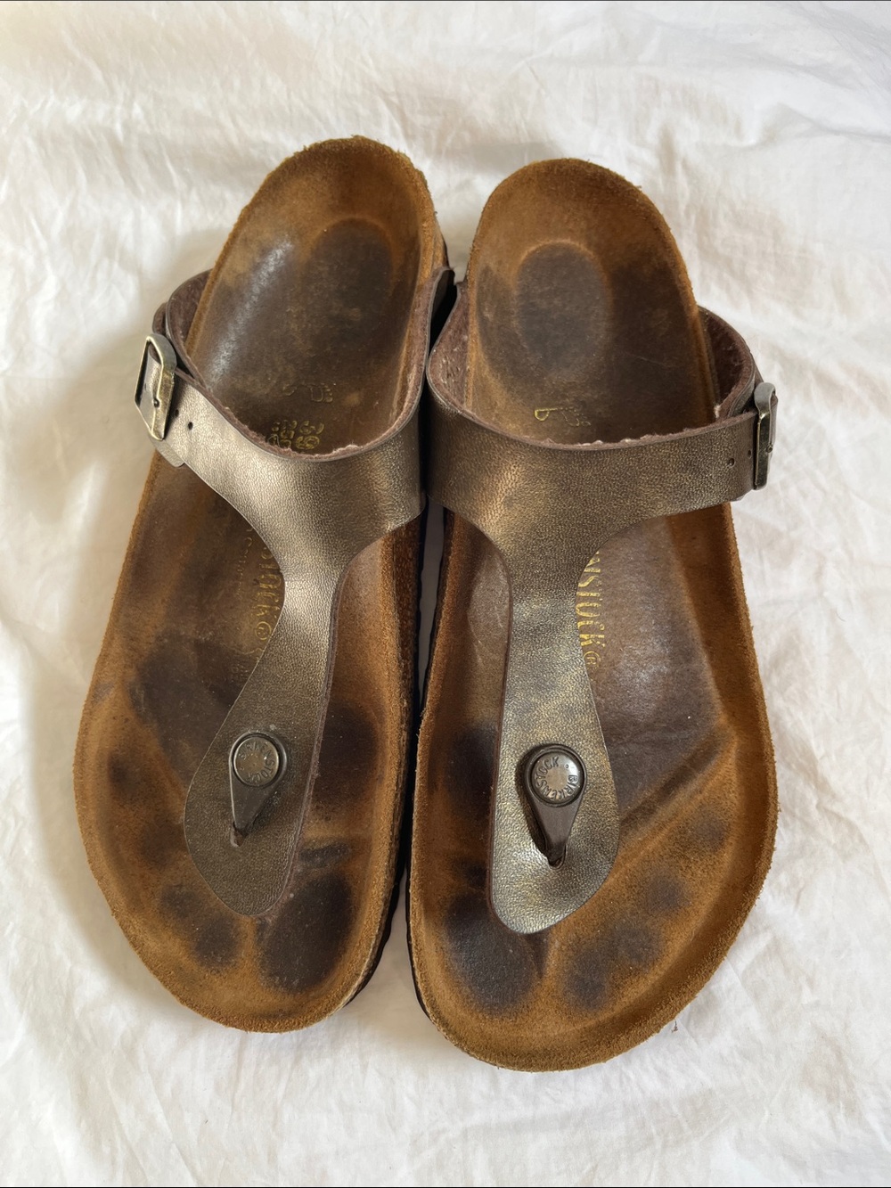 Birkenstocks brown metallic Gizeh sandals women’s size 8 men’s size 6 EU 39